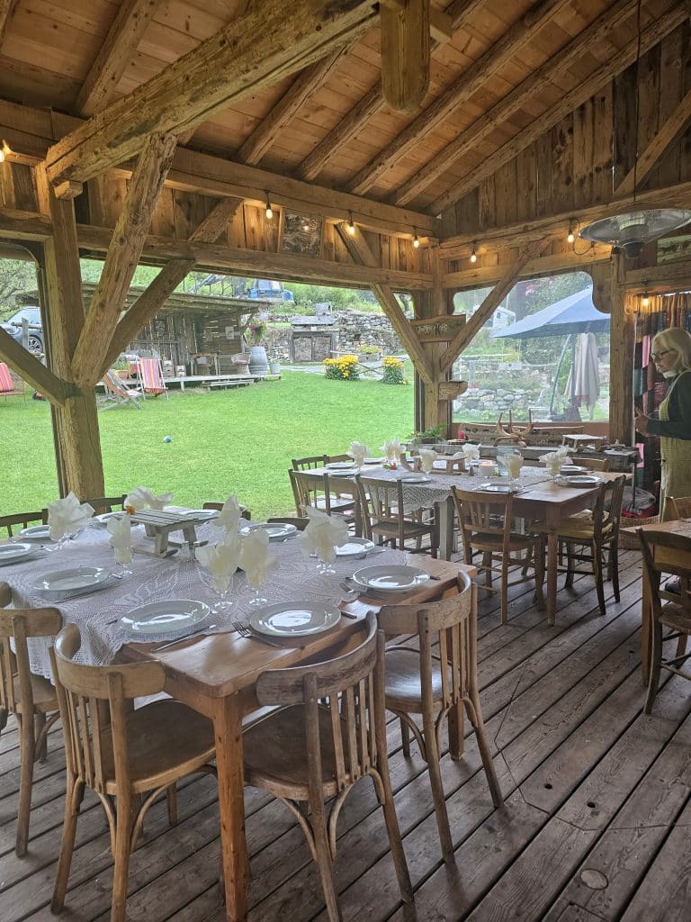 Vous retrouver le temps d un week end avec vos amis ou votre famille pour un évenement, anniversaire, mariage 
